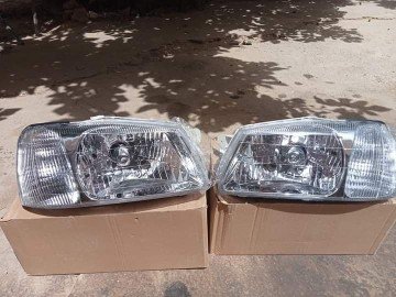 الاضواء الامامية هيونداي اكسنت 2006